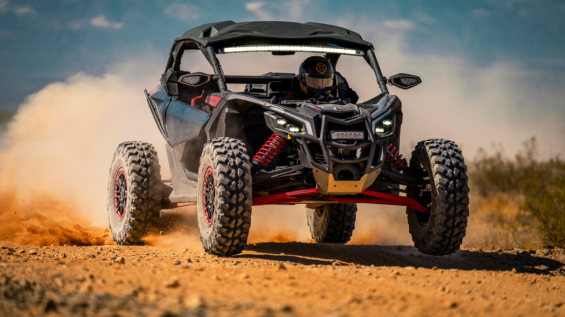 Can-Am Maverick choice of tires and unique setup
