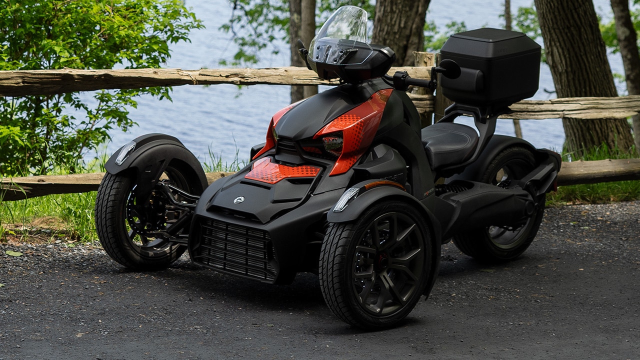 2026 prispôsobená Can-Am Ryker na ceste