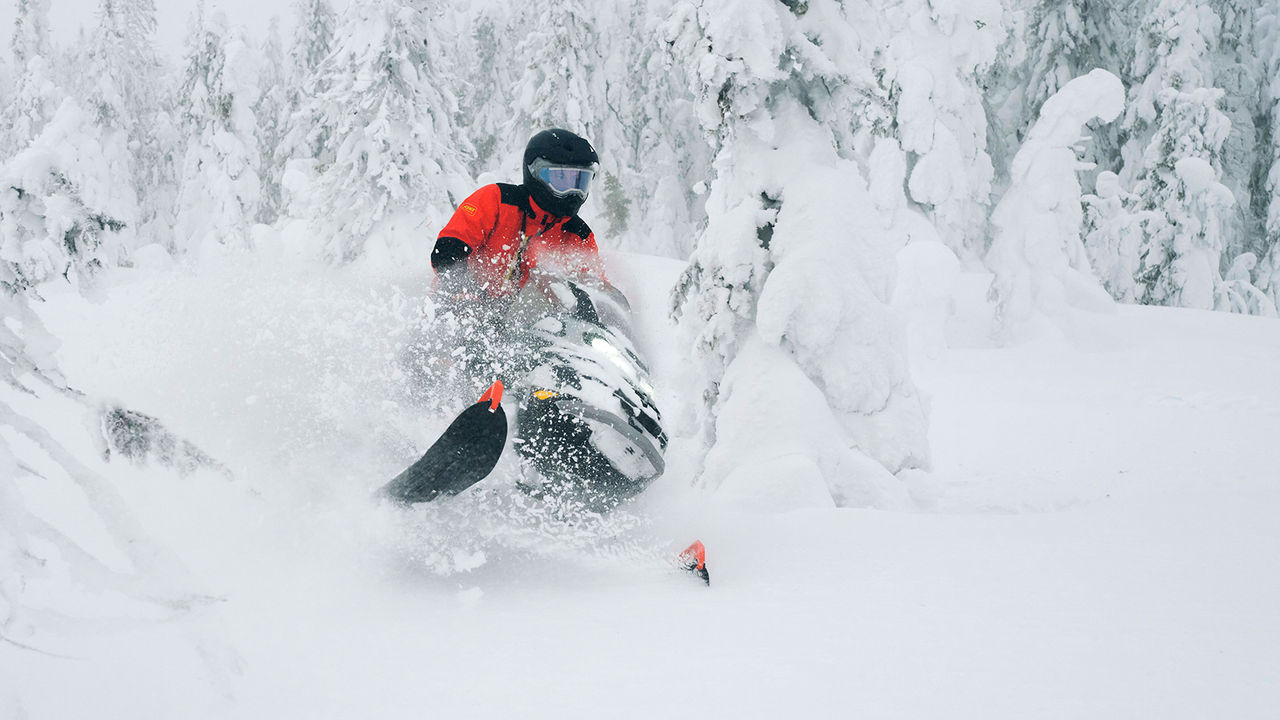 49 Ranger PRO snowmobile turning on deep snow