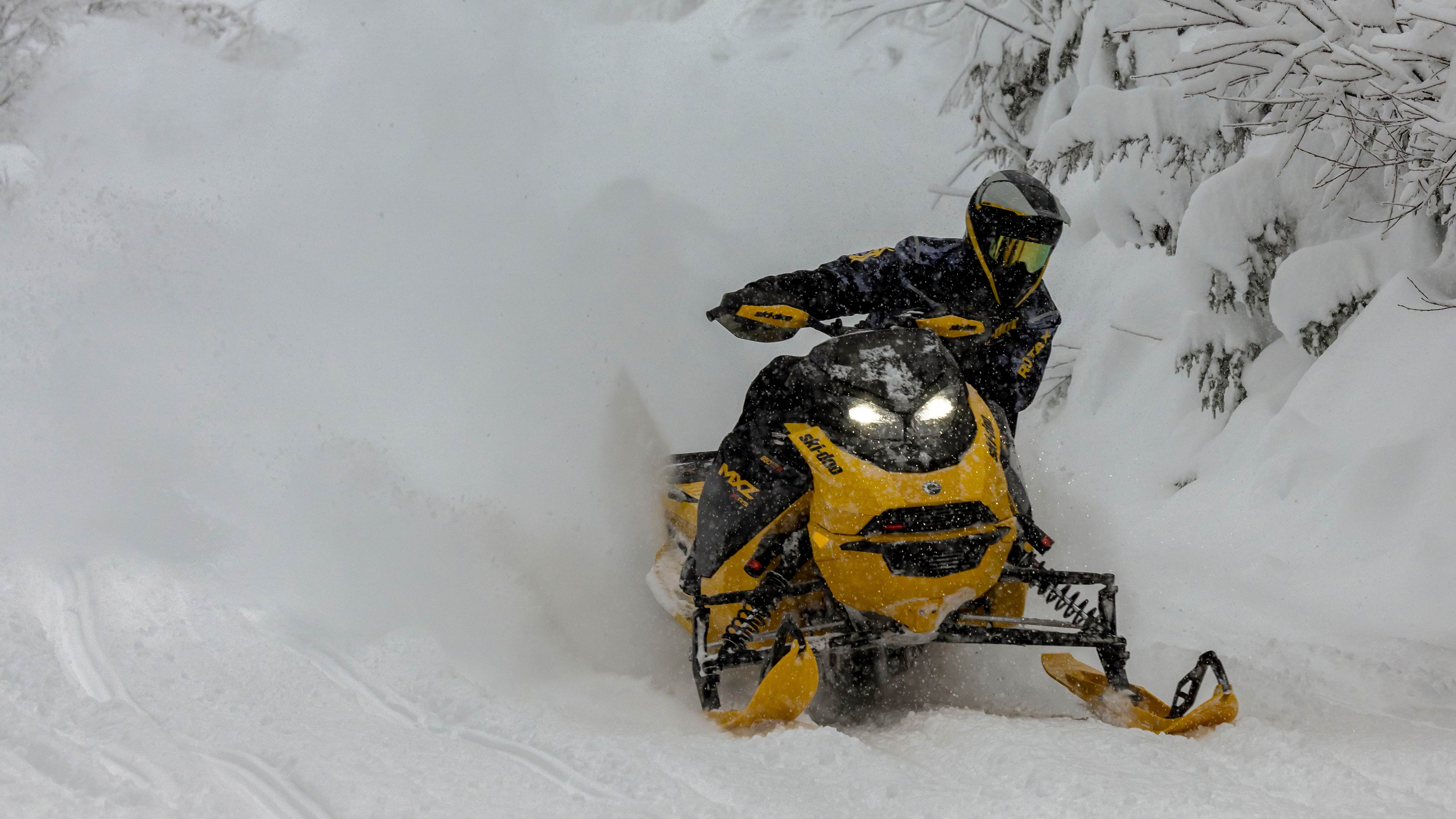 Ski-Doo MXZ X-RS