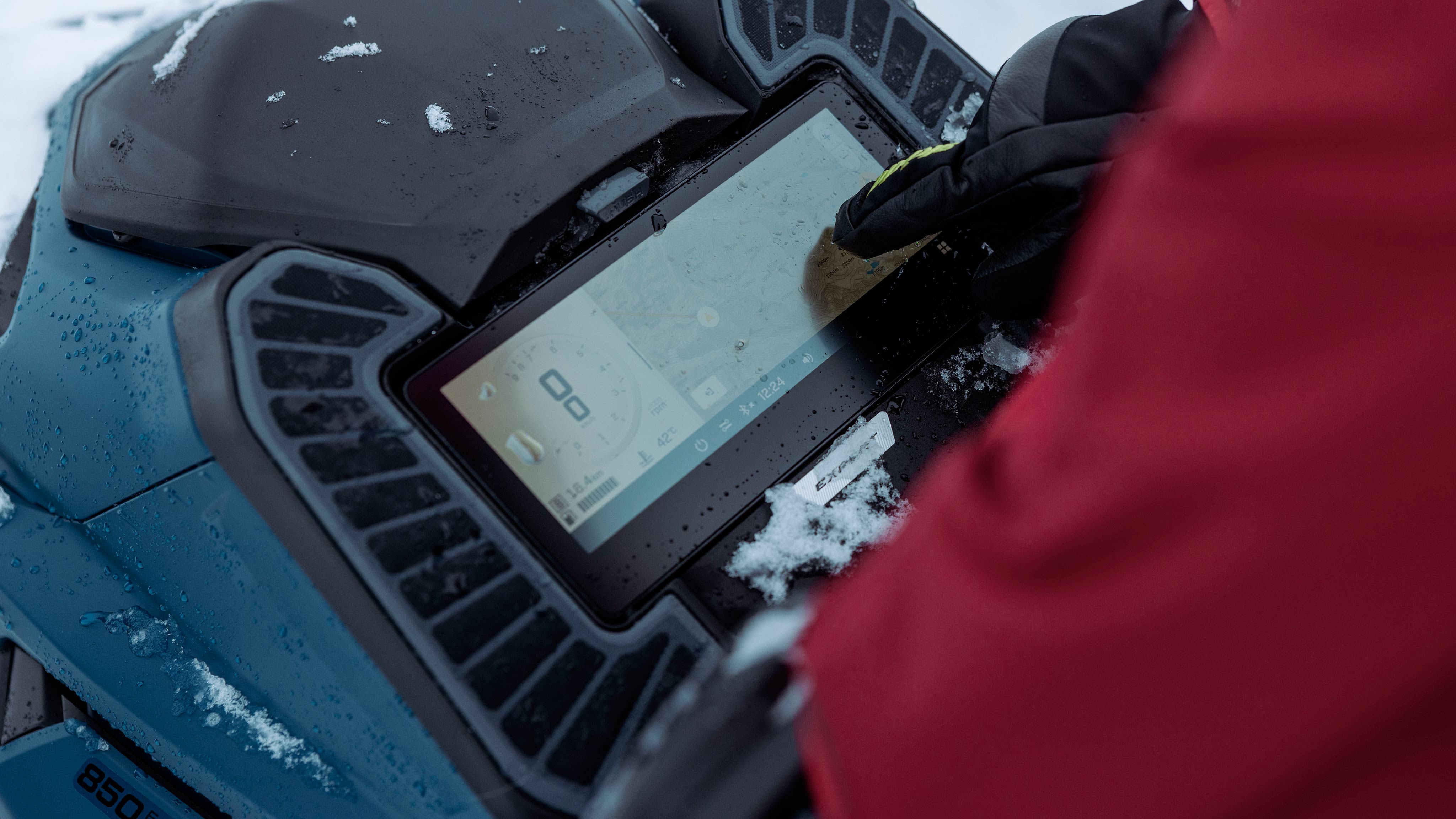 Using the 10.25 touchscreen display of the 2025 Ski-Doo Summit