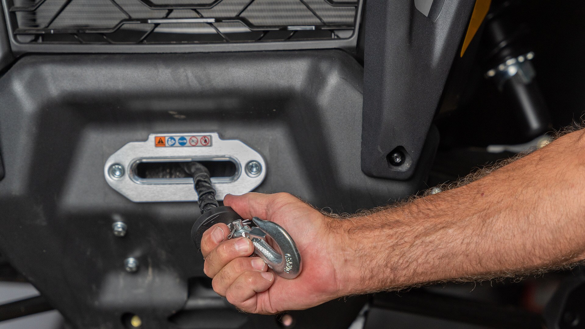 How to Install Winch CanAm SSV