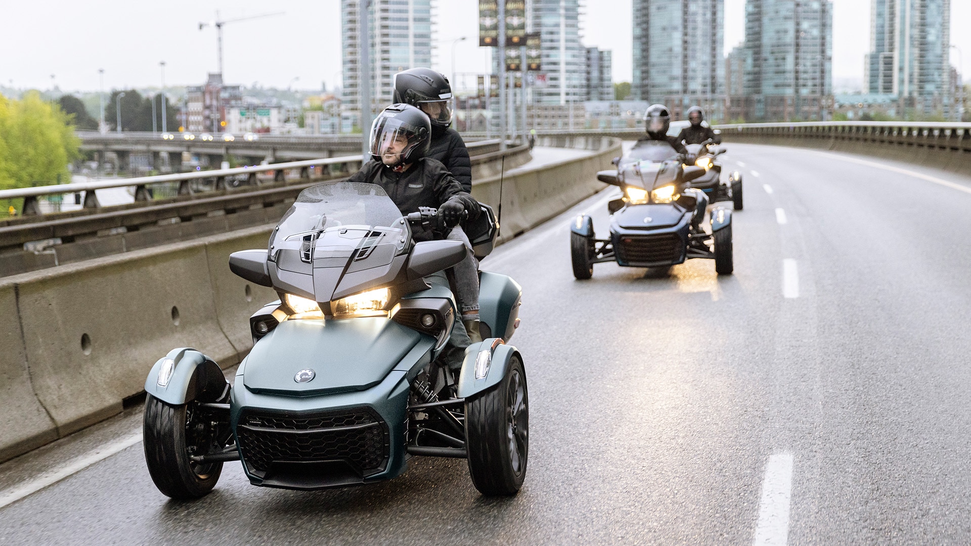 Can-Am Spyder F3 2023 sur l’autoroute