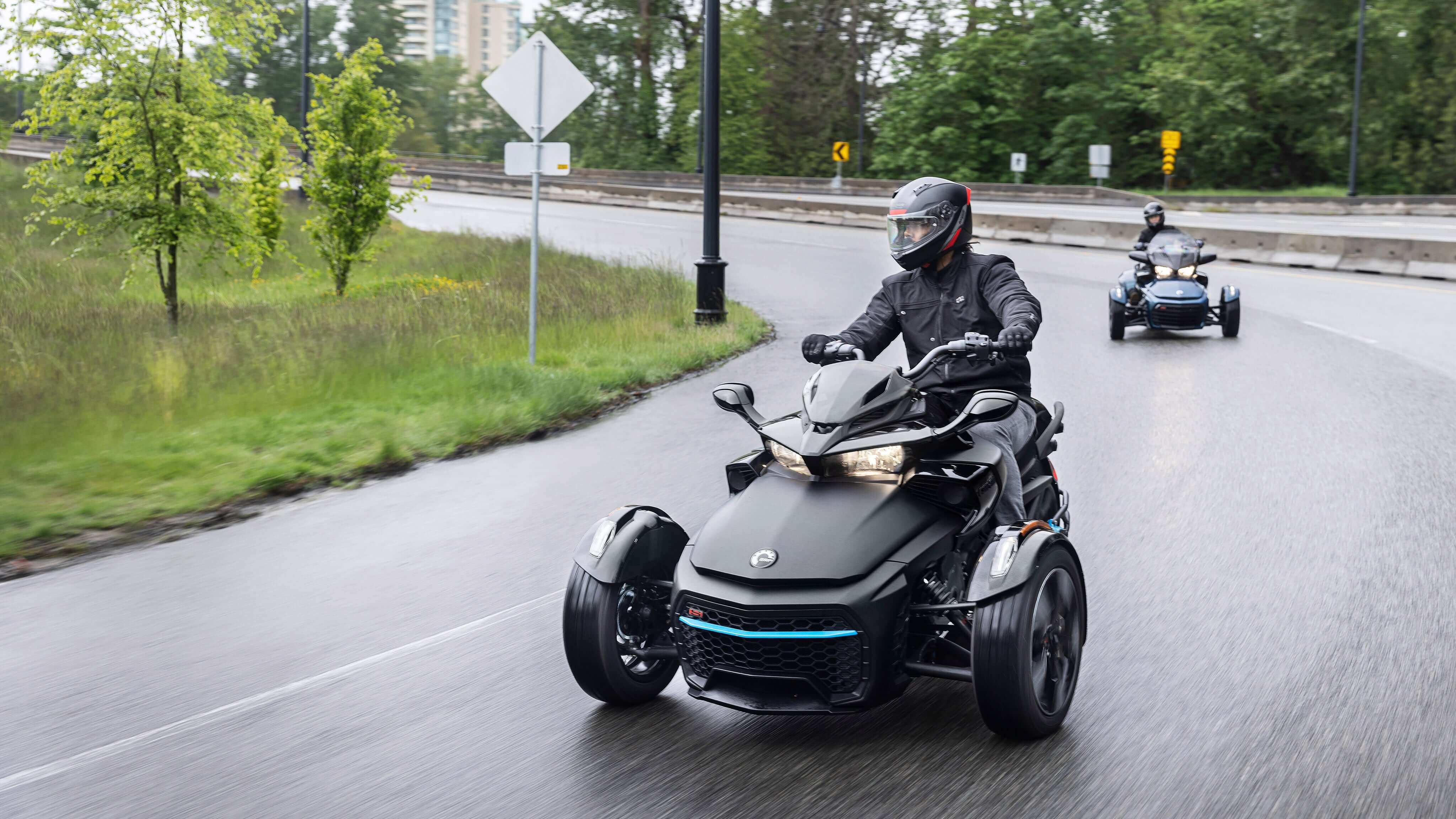 Can-Am Spyder F3 sur la route