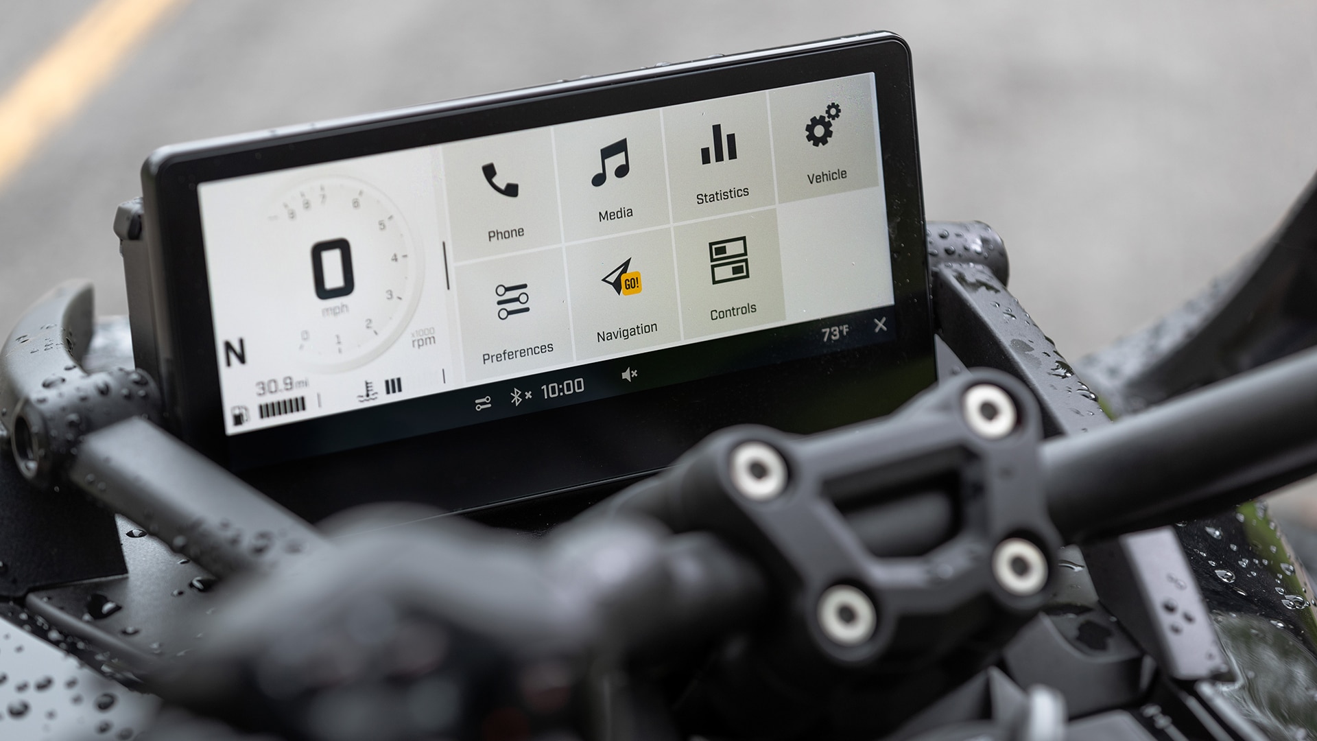 10.25" touchscreen display on the Can-Am Spyder F3