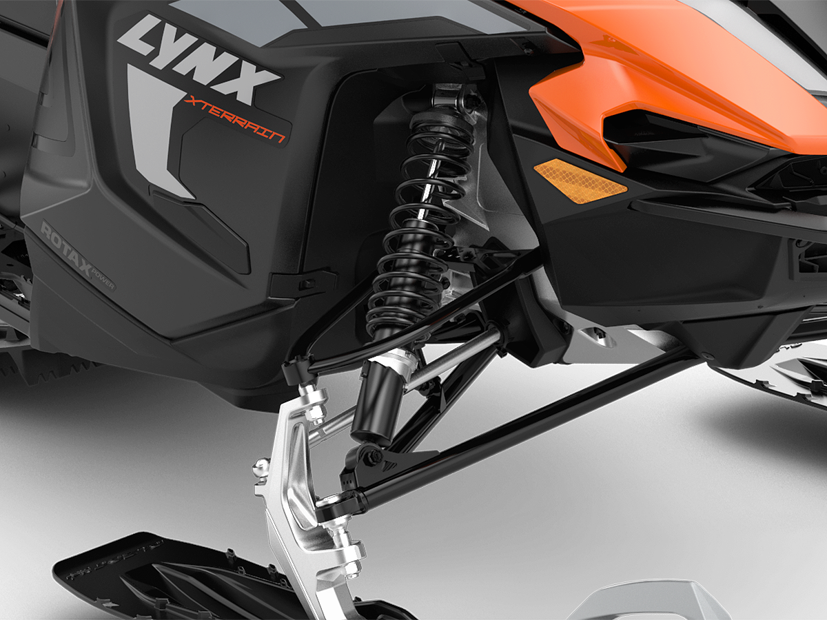 Záber zblízka na predné odpruženie skútra LFS Lynx Xterrain 