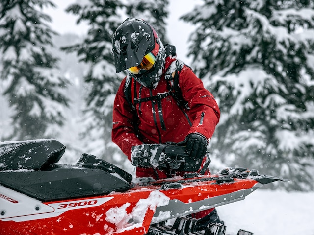 Man wearing Lynx accessories and gear