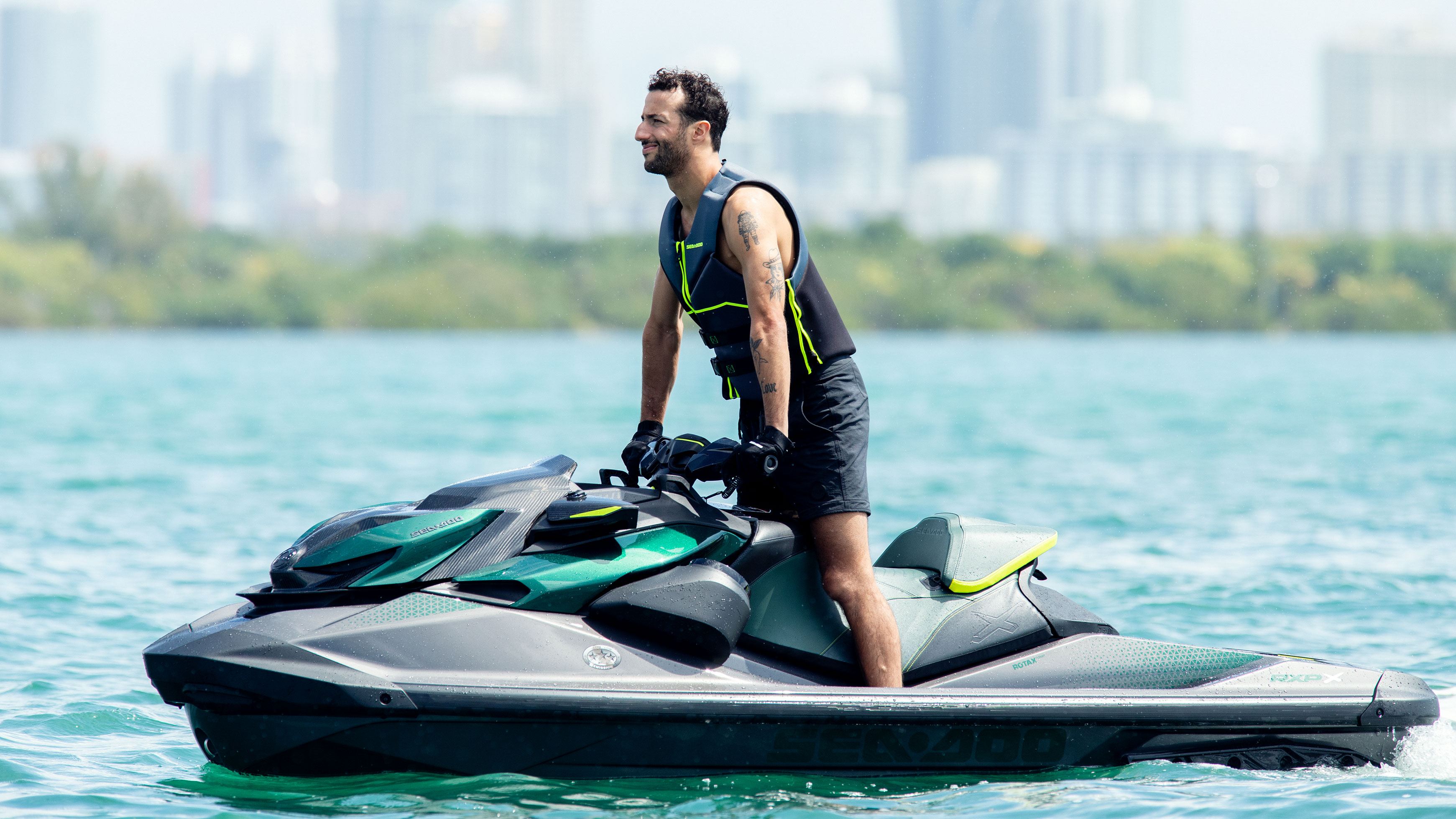 Daniel Ricciardo на својот  Sea-Doo скутер