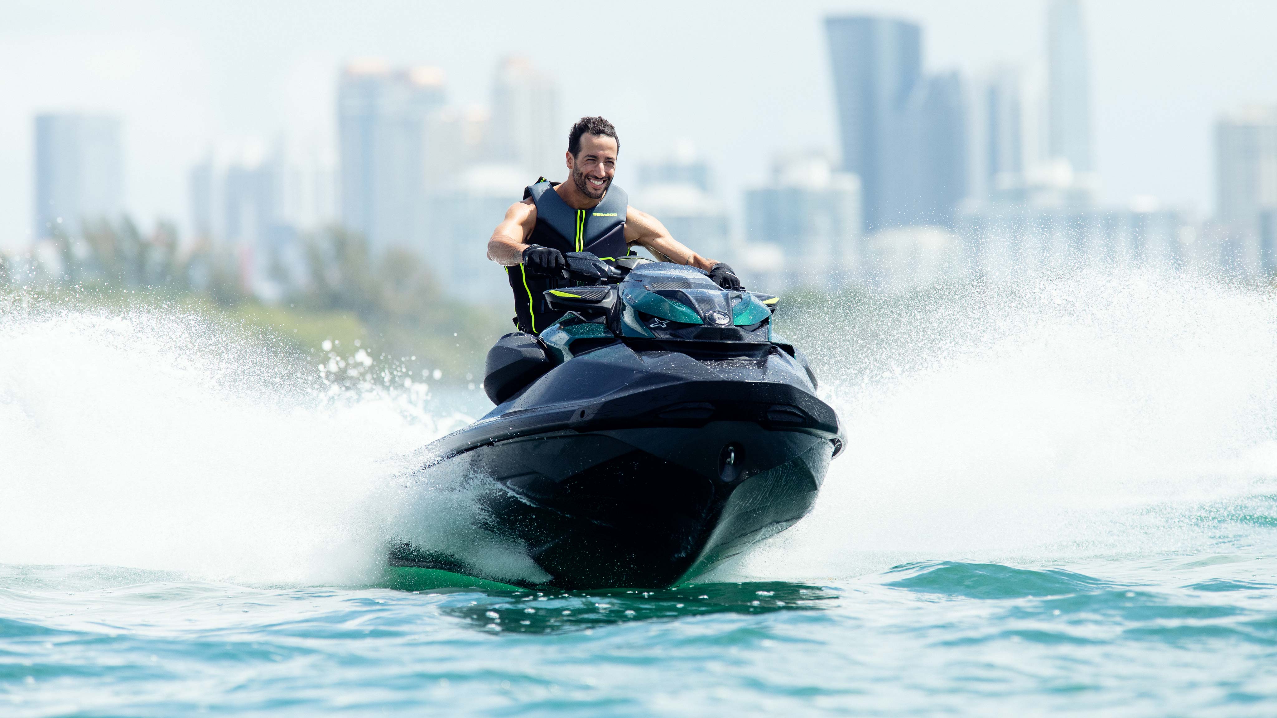 Daniel Ricciardo jazdí rýchlo na Sea-Doo RXP-X Apex 300