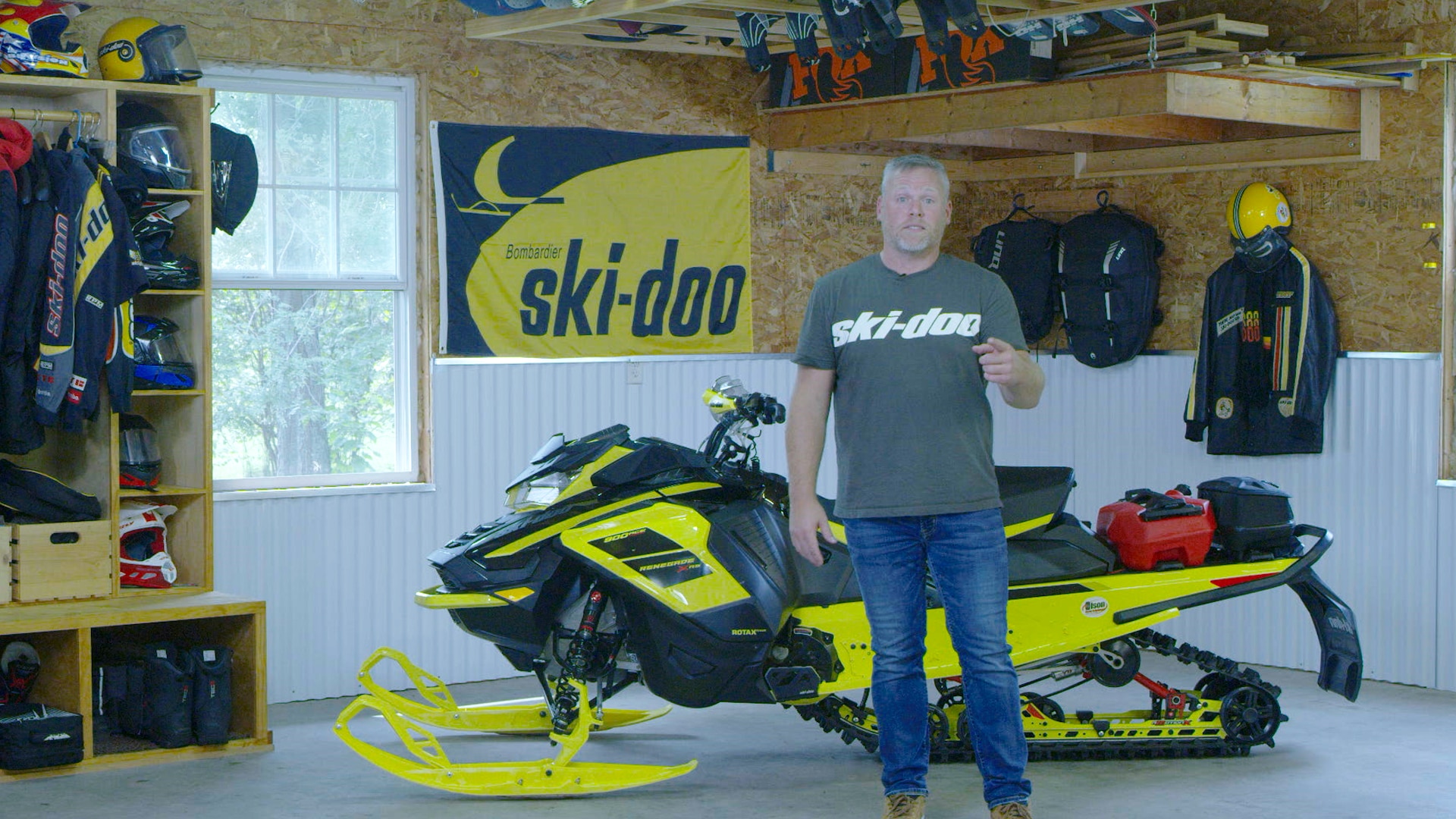 Troy Oleson providing tips for your trail snowmobile