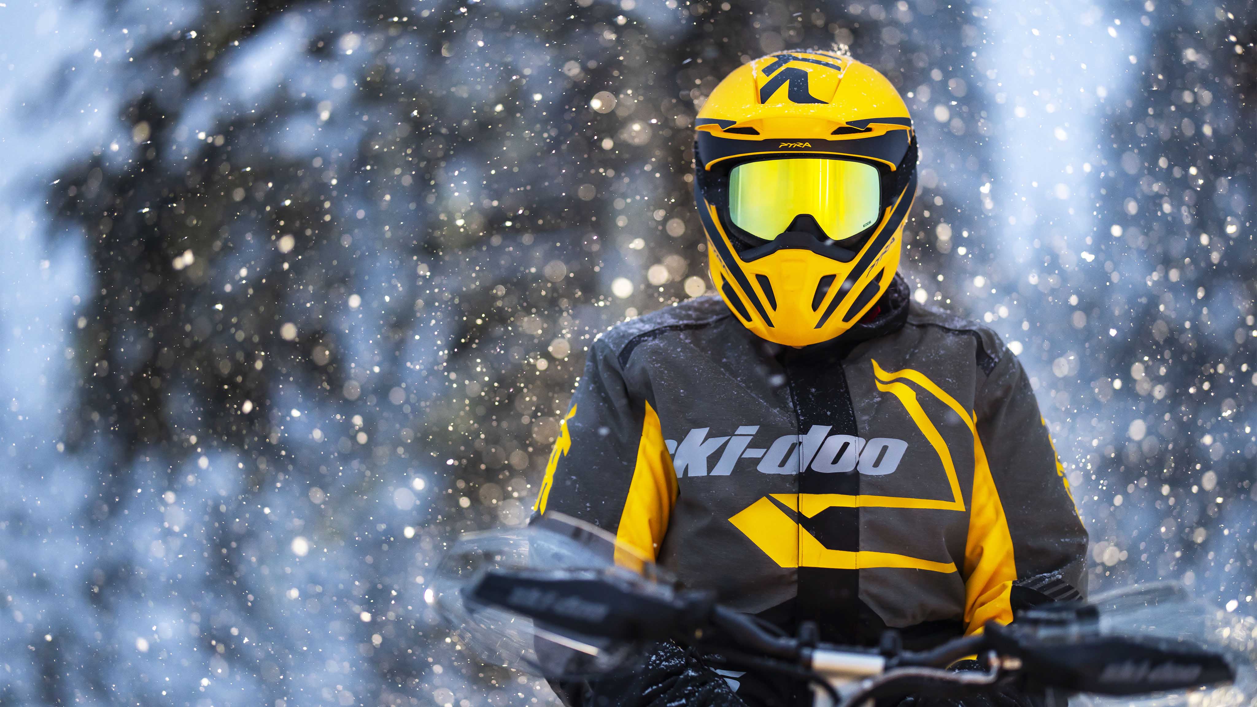 Man wearing the 2023 Ski-Doo Active Trail riding gear