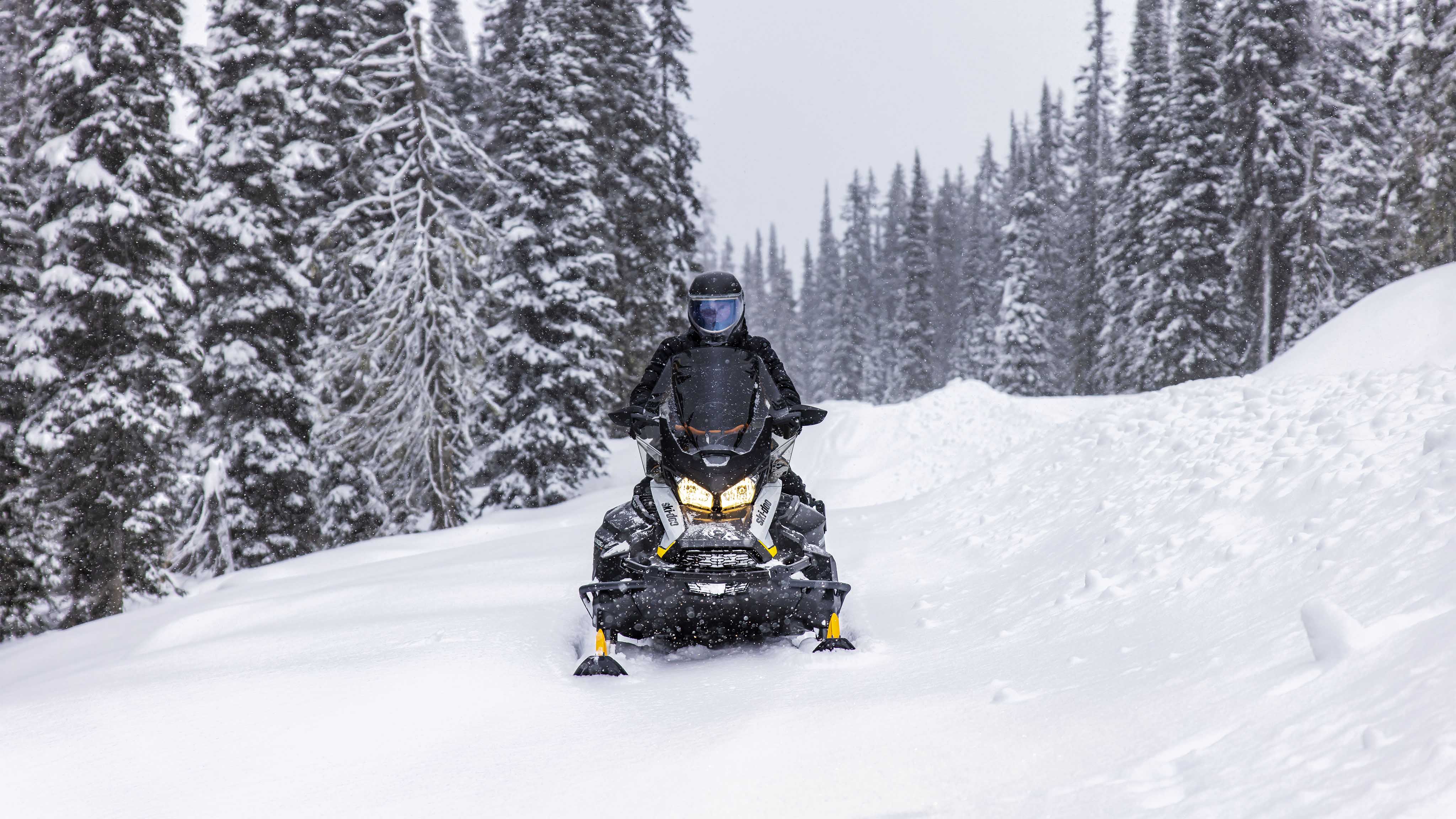 Ski-Doo motorne sanjke za duboki snijeg Skandic 2023
