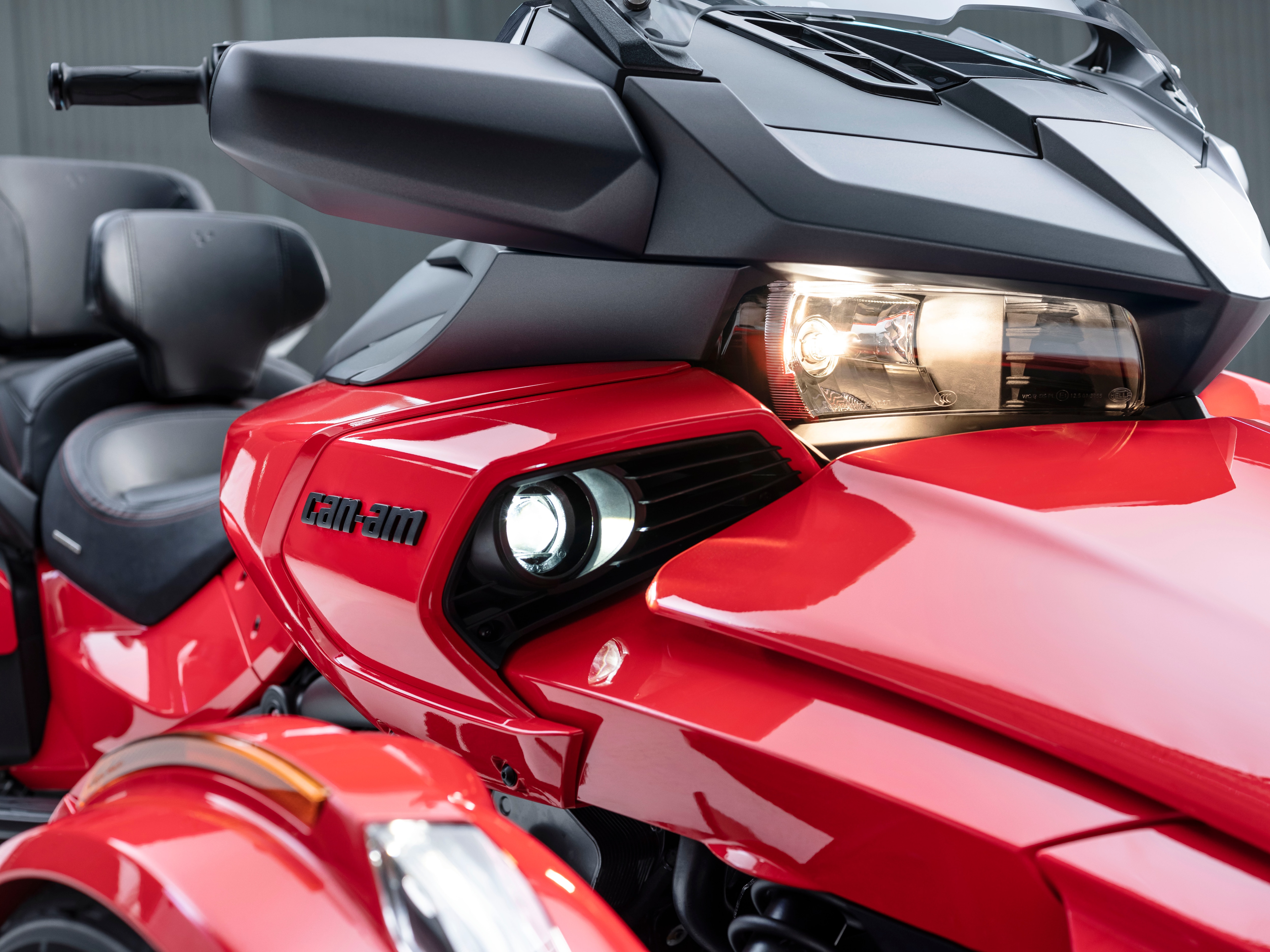 Viper Red Can-Am Spyder F3 Limited